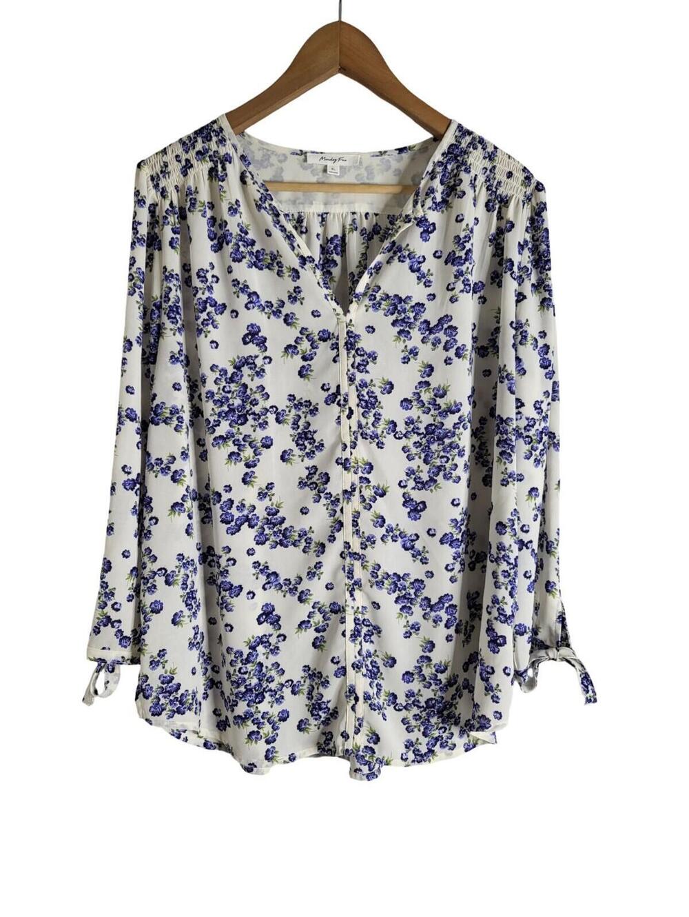Monday Fun White Blue Floral Print Blouse Shirred Shoulder Tie Cuffs Sz XL